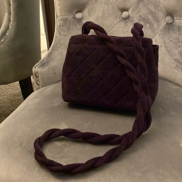 Classic Purple Velvet Quilted Single Shoulder Bag. Used. - Picture 2 of 5